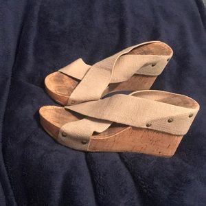 Lucky Brand nude wedges